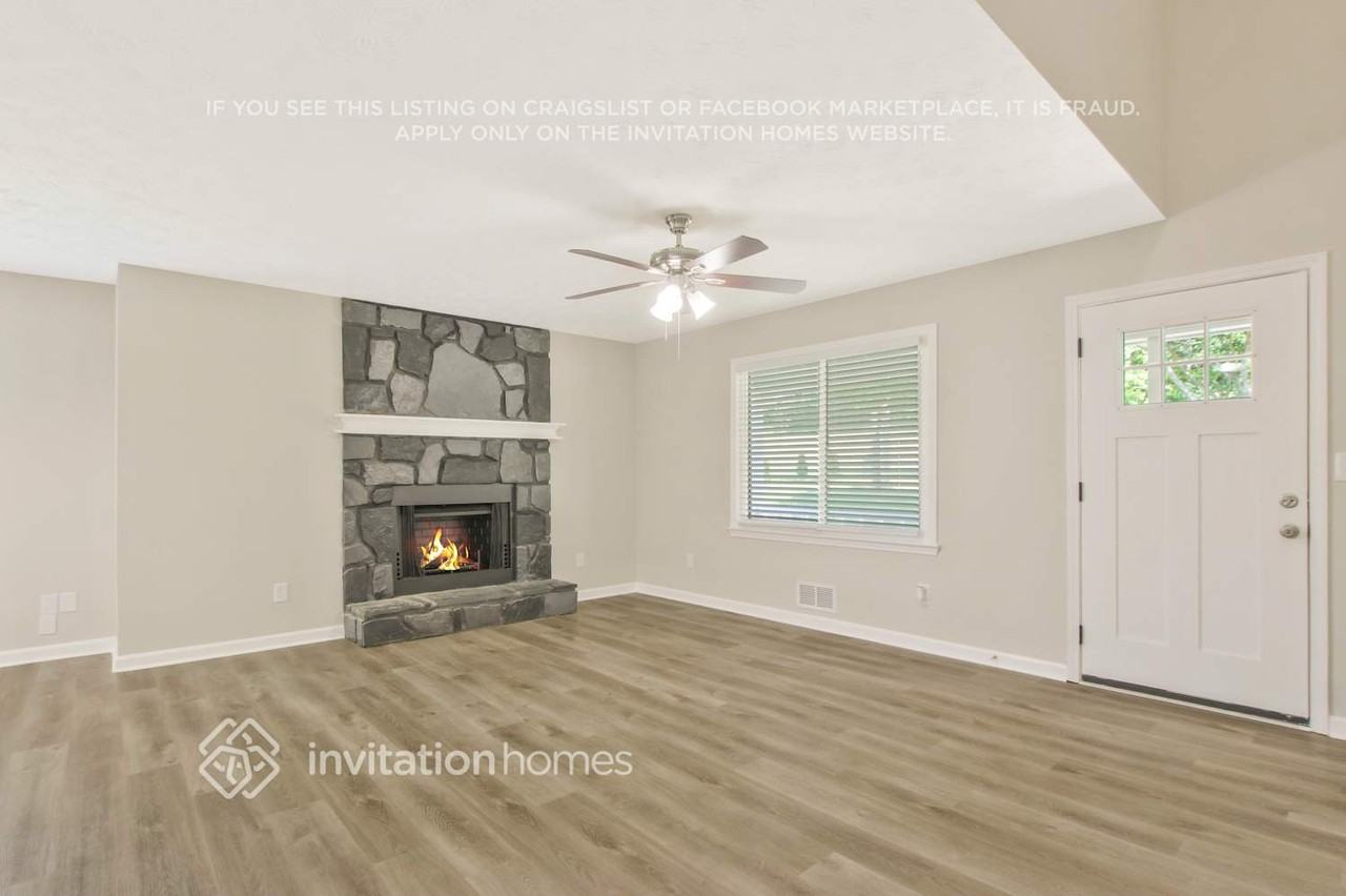 64 Stacey Dr - Photo 5 of 26