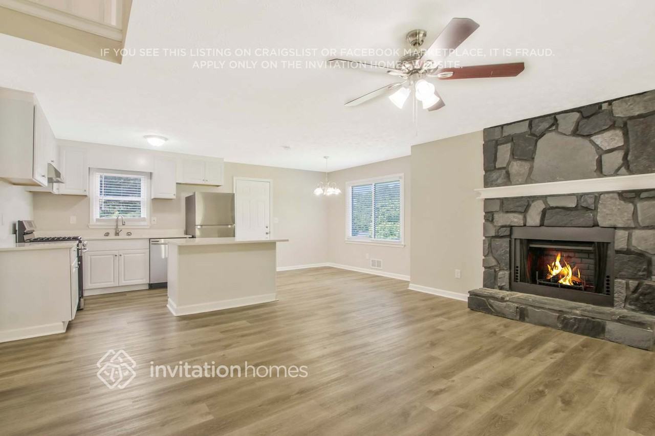 64 Stacey Dr - Photo 6 of 26