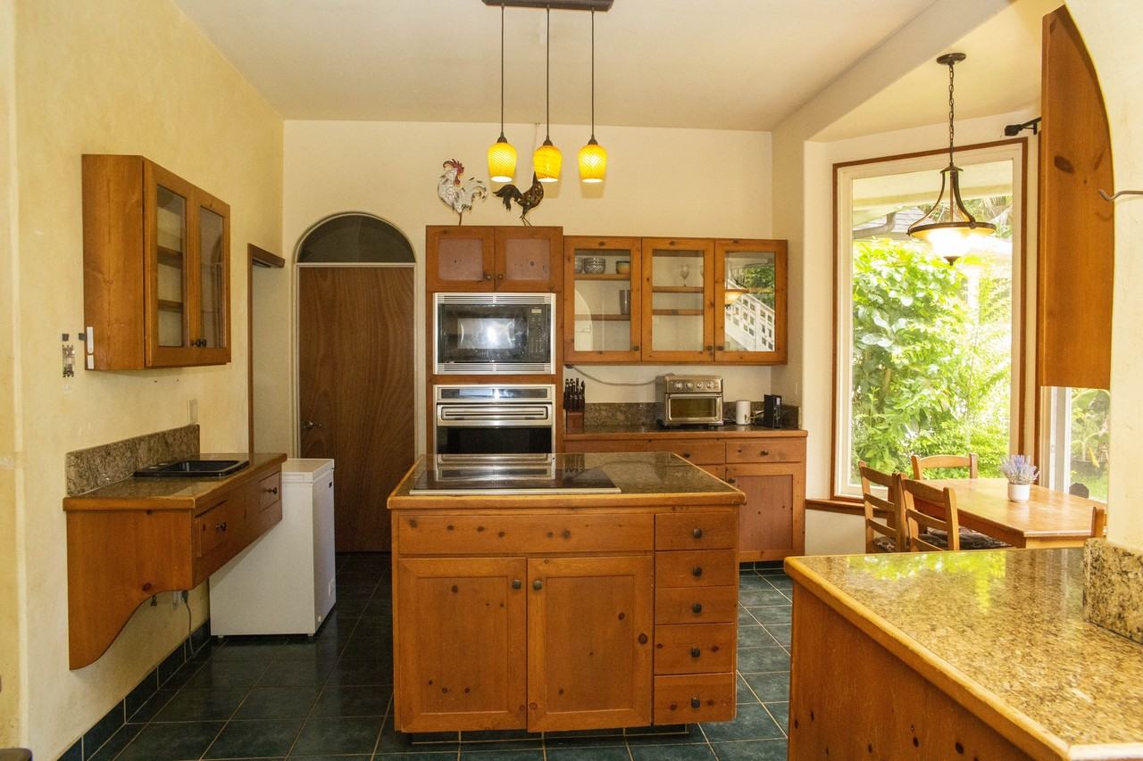 592 Kaupakalua Rd #1 - Photo 5 of 19