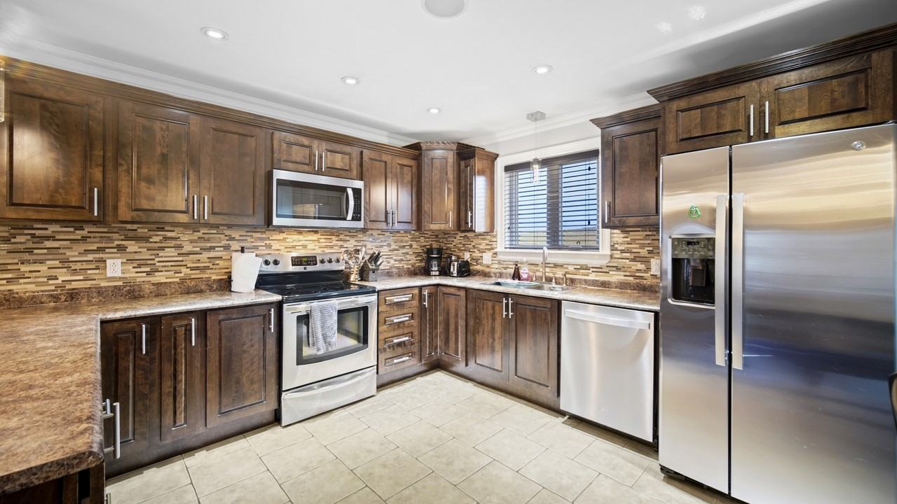 105 Great Eastern Ave #1 - Photo 4 of 8