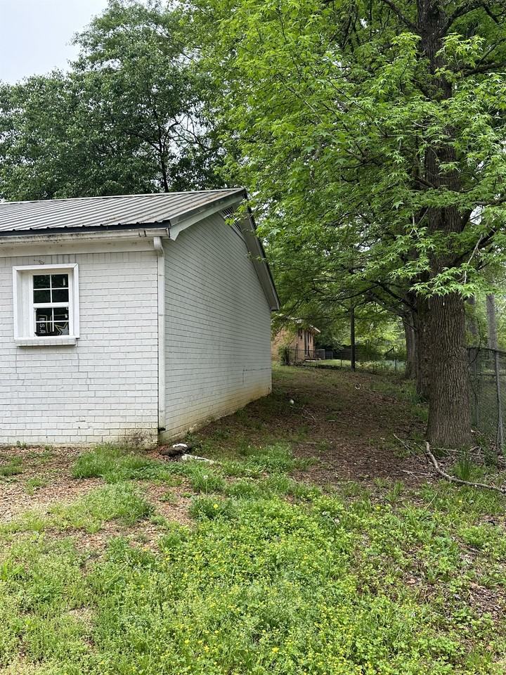 159 E Tenth St #3 - Photo 3 of 8