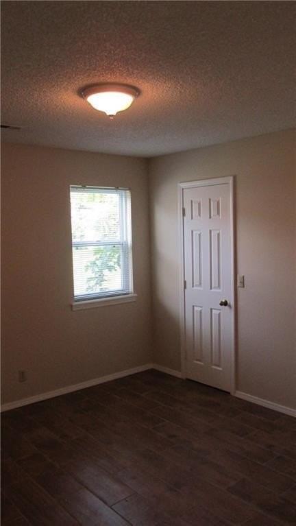 1405 S 12th St - Photo 5 of 7