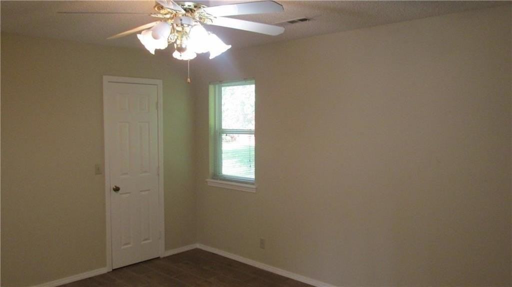 1405 S 12th St - Photo 6 of 7