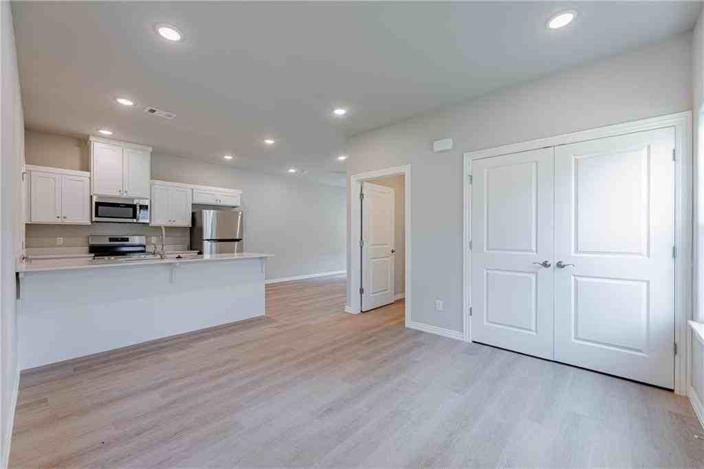 1701 Sw Casuarina Dr #1 - Photo 5 of 25