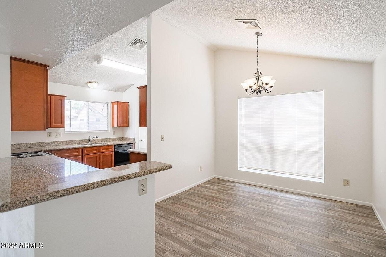 7320 W Krall St - Photo 3 of 20