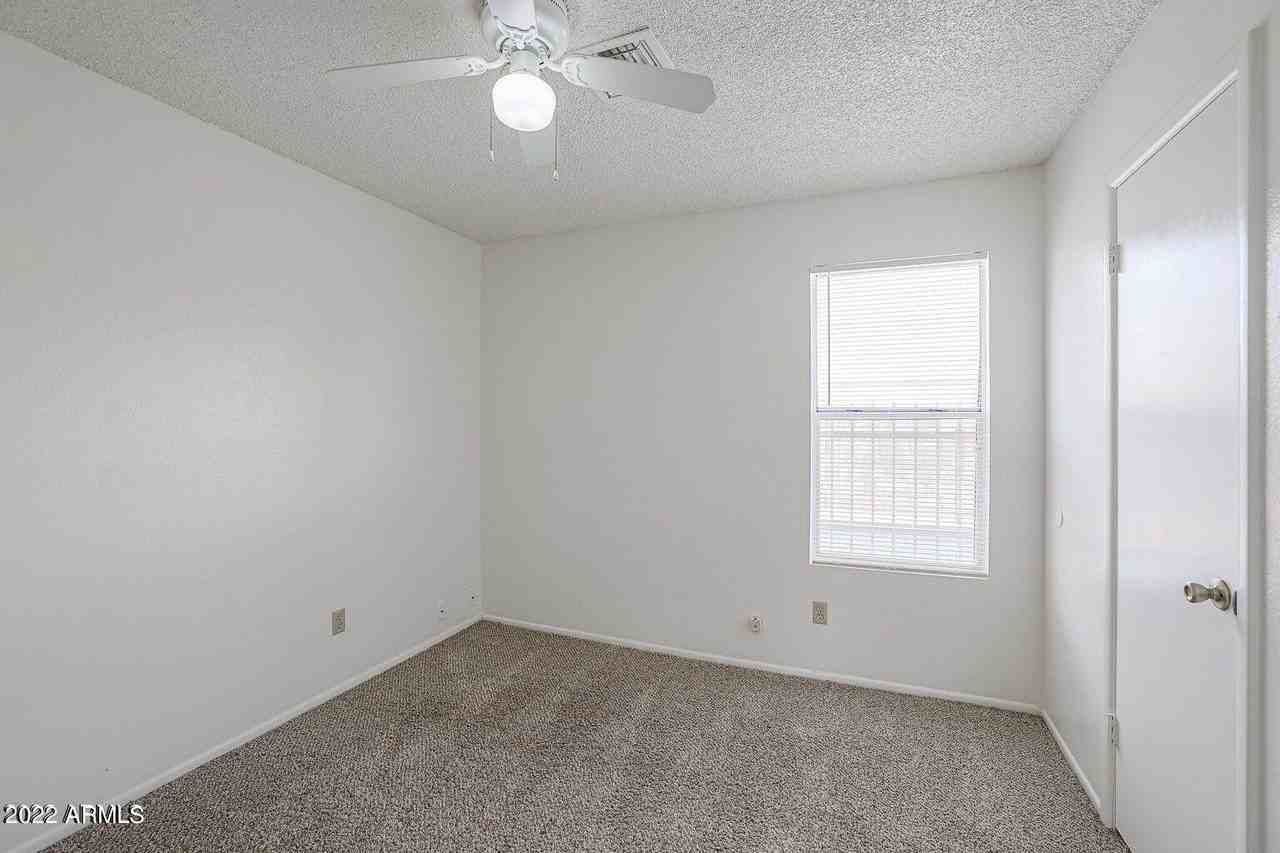 7320 W Krall St - Photo 4 of 20