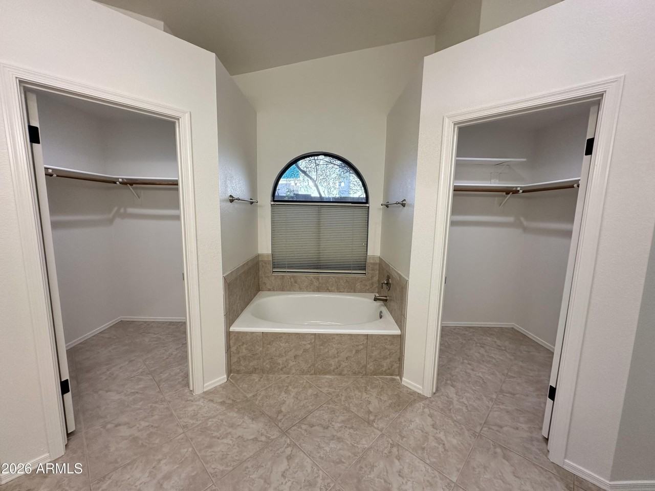 3618 E Goldfinch Gate Ln - Photo 7 of 15