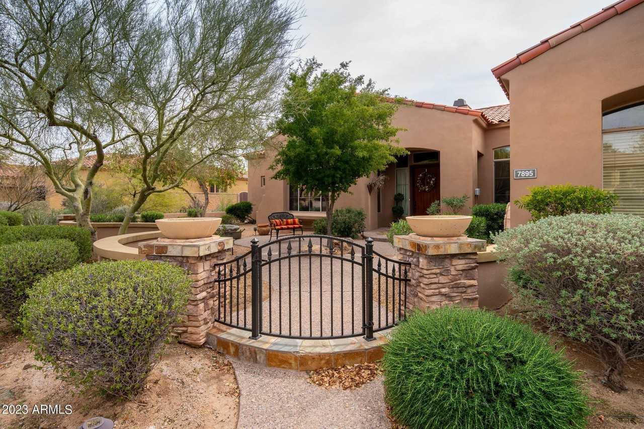 7895 E Softwind Dr - Photo 4 of 36