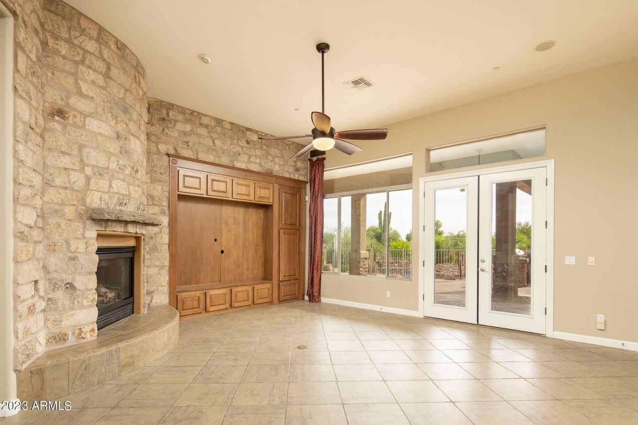 7895 E Softwind Dr - Photo 7 of 36