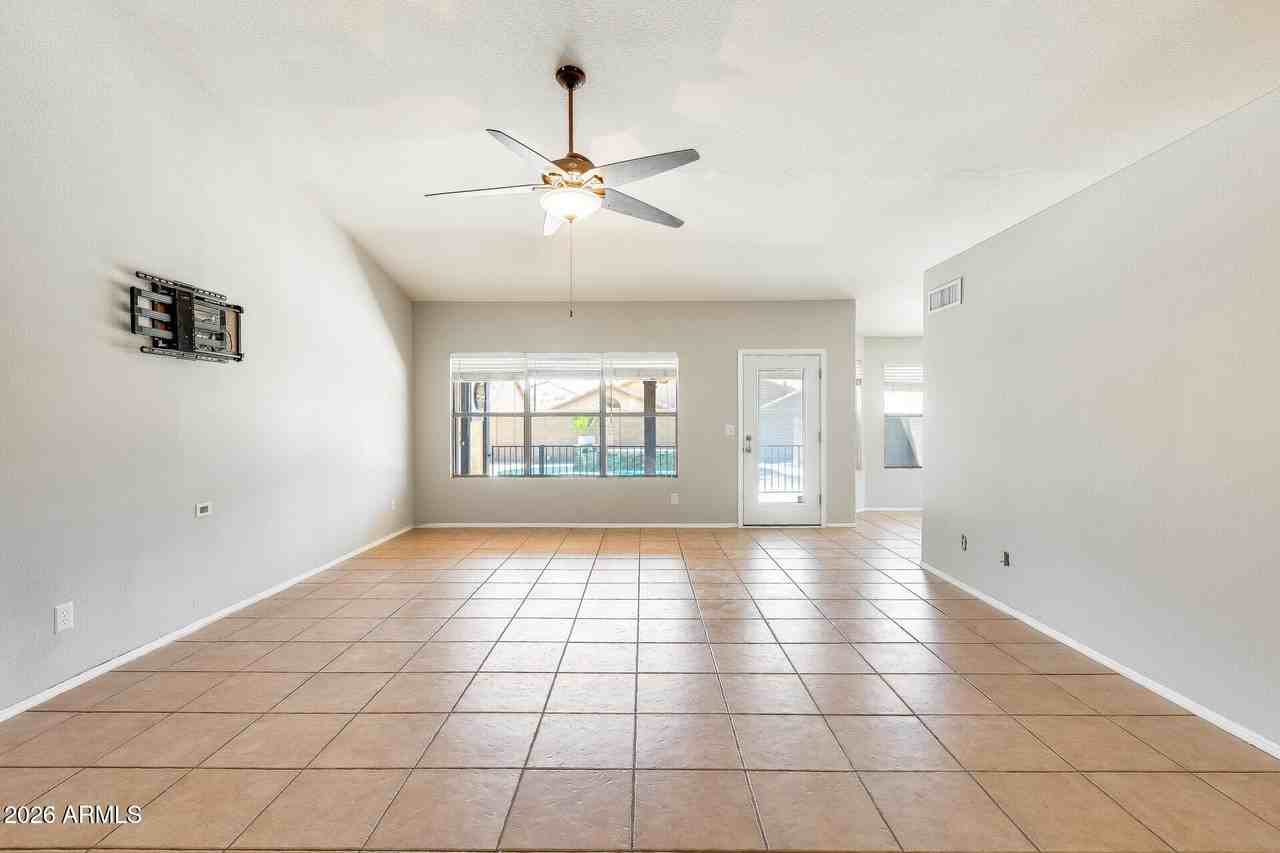 2545 E Granite View Dr - Photo 3 of 30