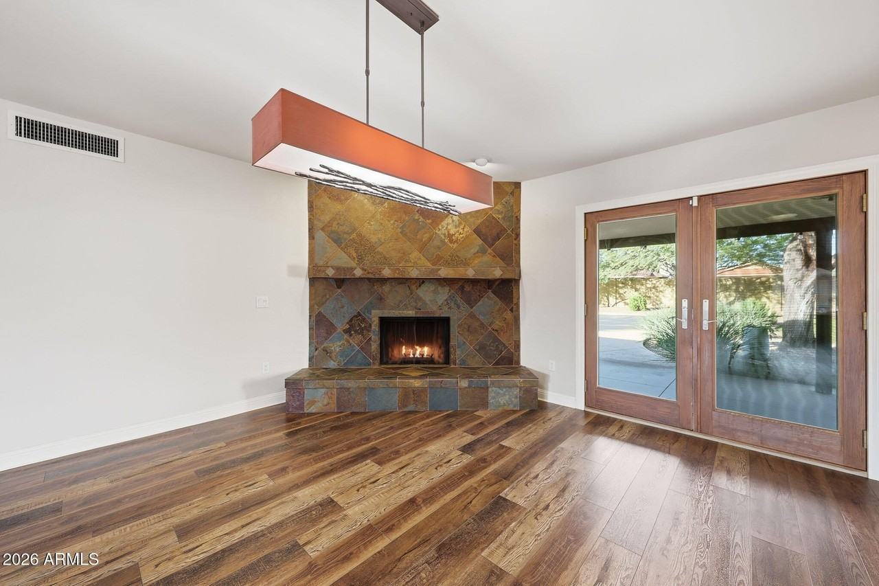 11236 N 42nd Pl - Photo 6 of 26