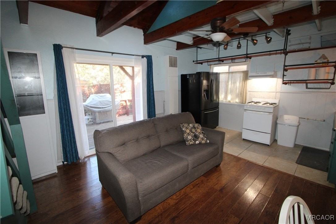 731 Holmes Ln - Photo 5 of 17