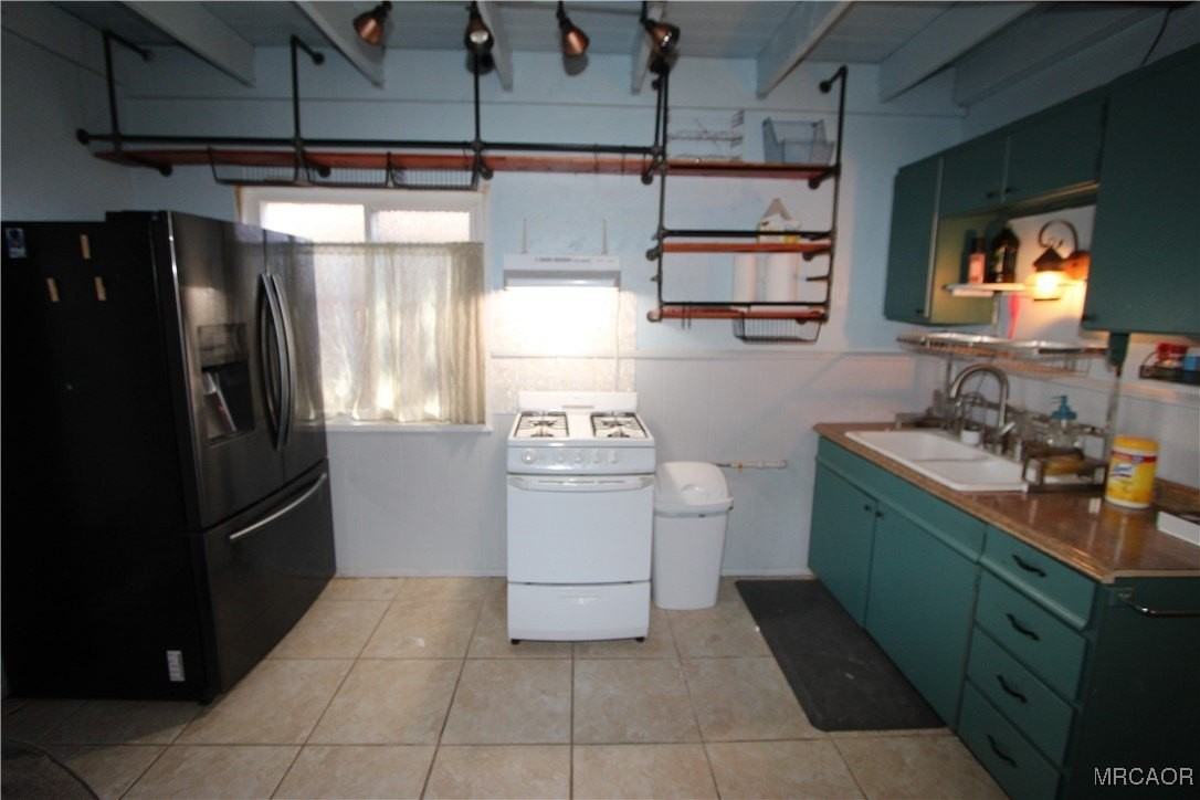 731 Holmes Ln - Photo 6 of 17