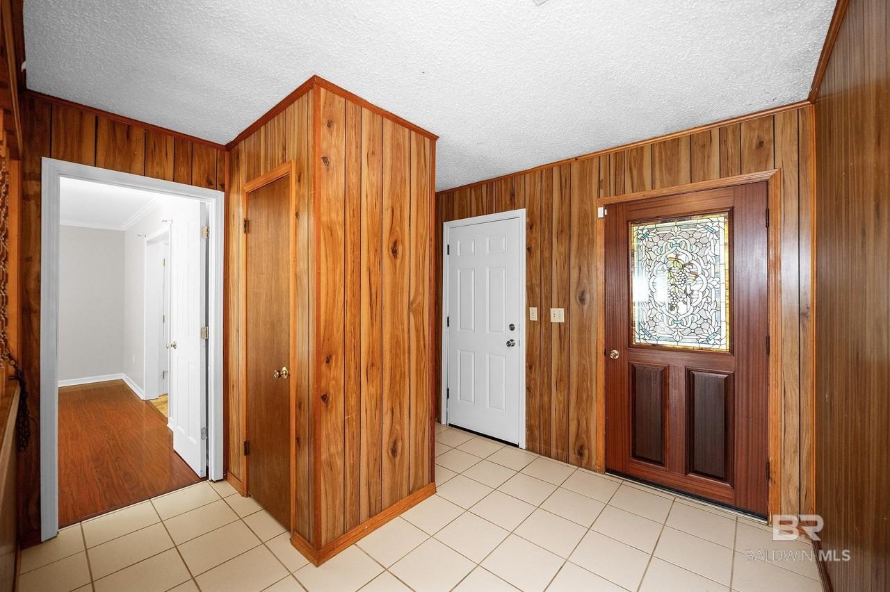 34046 Widell Ave - Photo 5 of 28