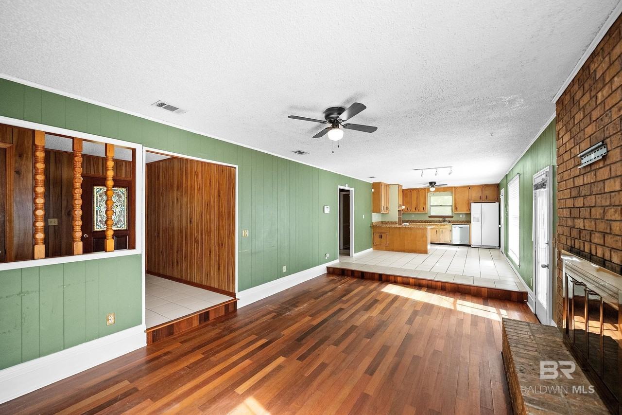 34046 Widell Ave - Photo 6 of 28