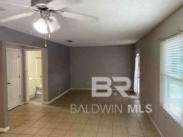 5652 Dee St #A - Photo 4 of 11