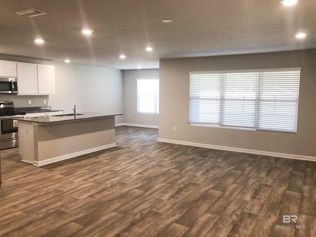 723 Amador Ave - Photo 2 of 20