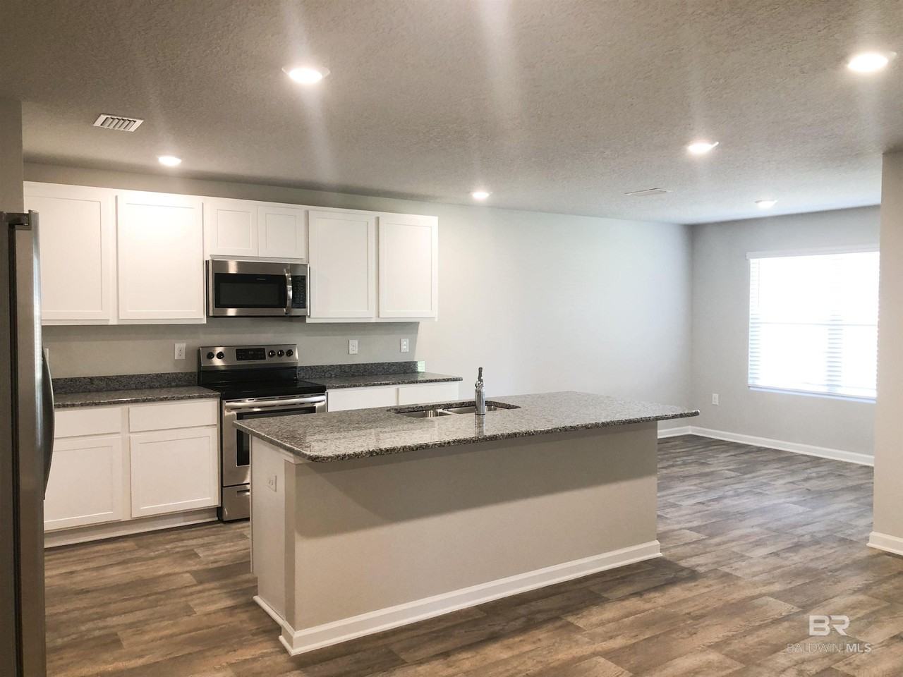 723 Amador Ave - Photo 3 of 20