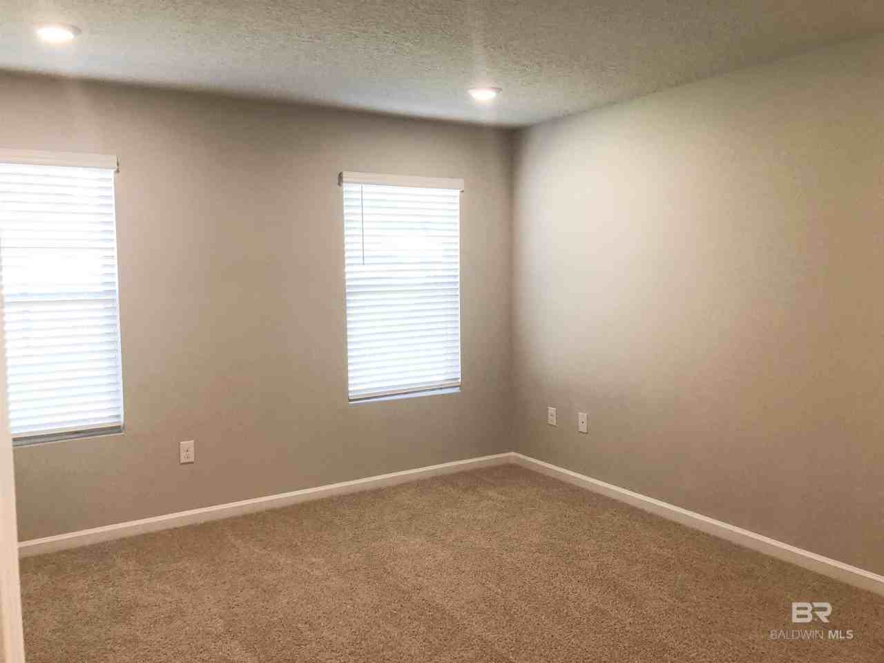 723 Amador Ave - Photo 5 of 16