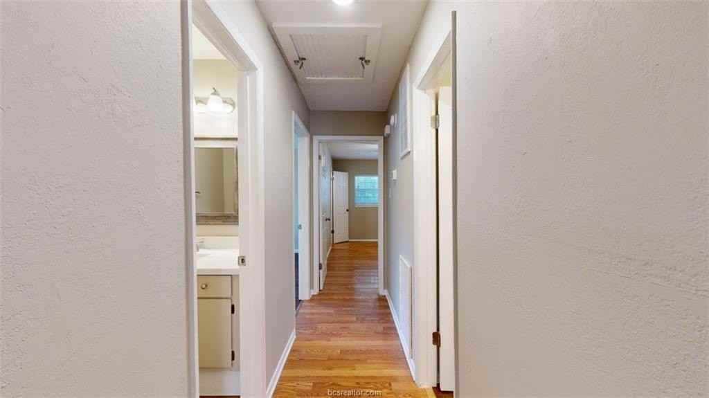 304 Amherst Cir - Photo 7 of 23