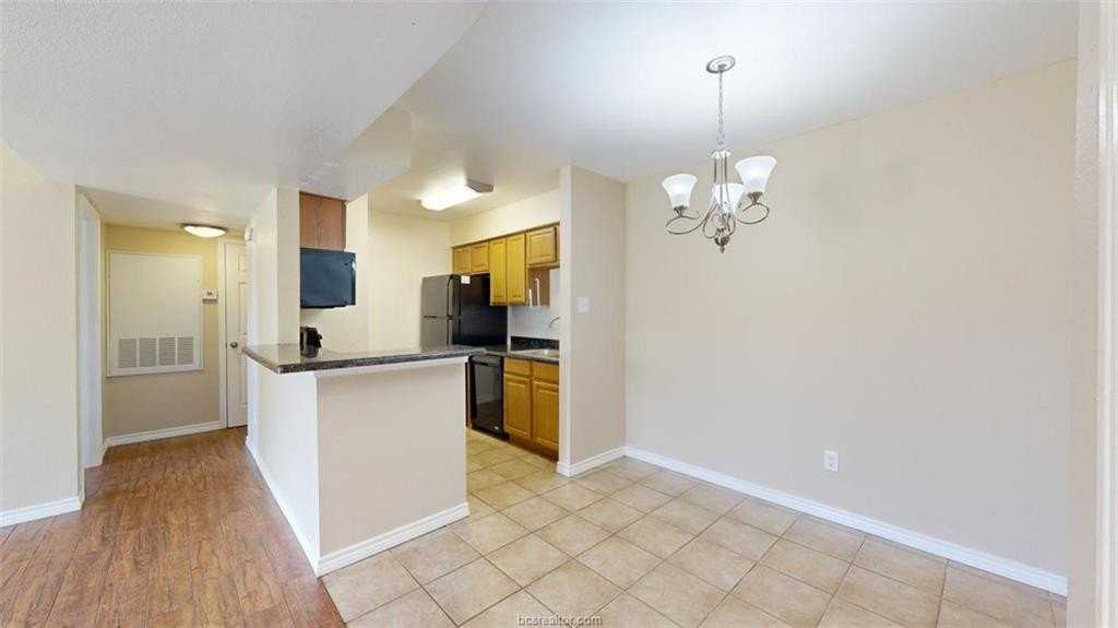 904 University Oaks Blvd #97 - Photo 6 of 28