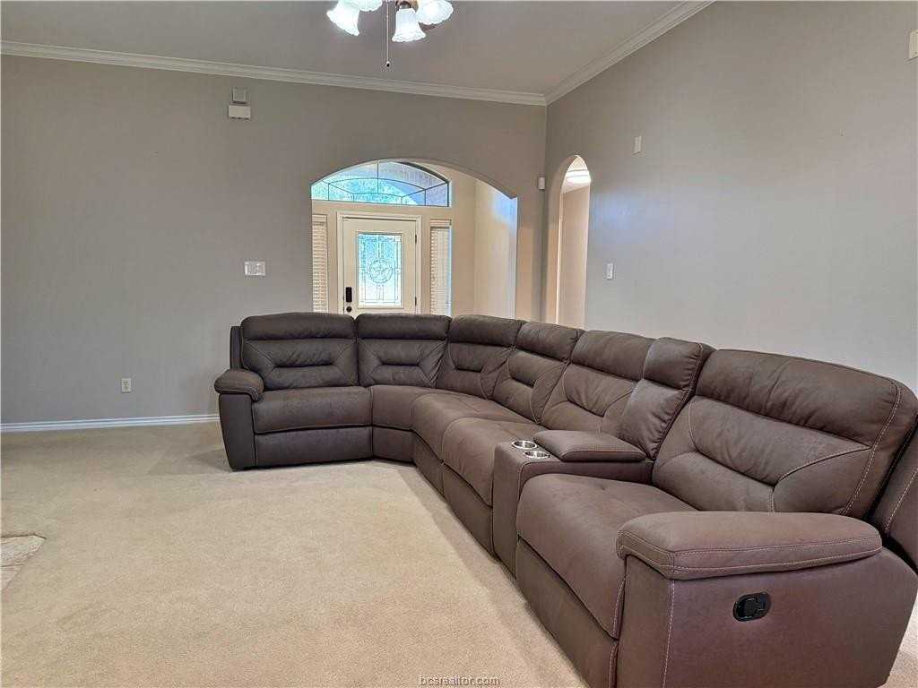 2231 Carlisle Ct - Photo 2 of 27