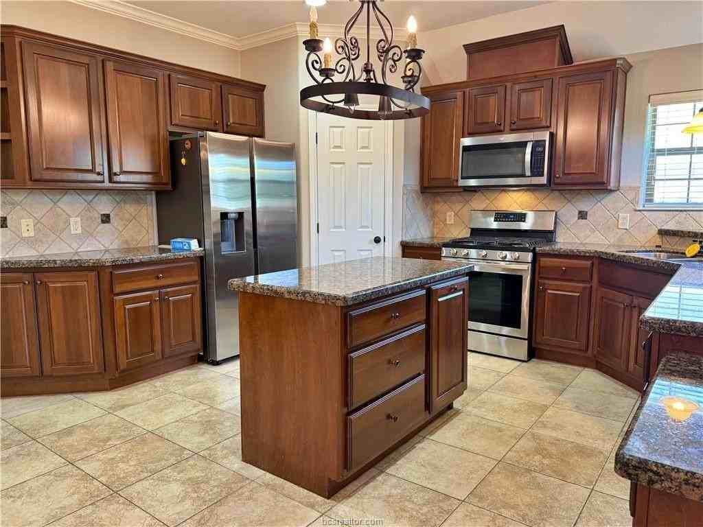 2231 Carlisle Ct - Photo 7 of 27