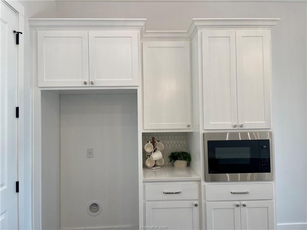 3501 Castine Ct - Photo 5 of 19