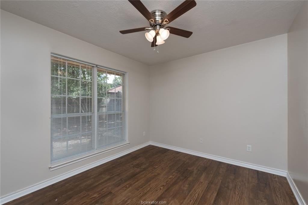 2402 Jaguar Ct - Photo 7 of 19