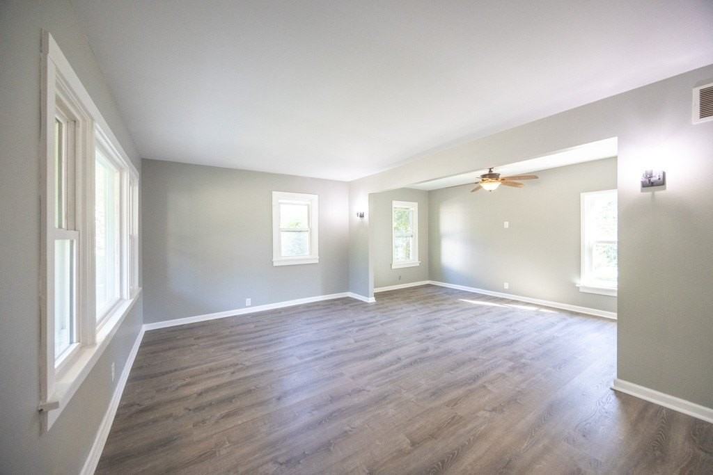 52 East Ave - Photo 5 of 44