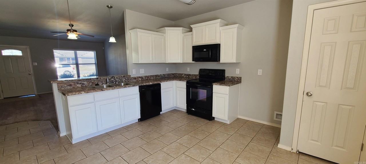 1145 Meadows Edge Dr - Photo 4 of 16