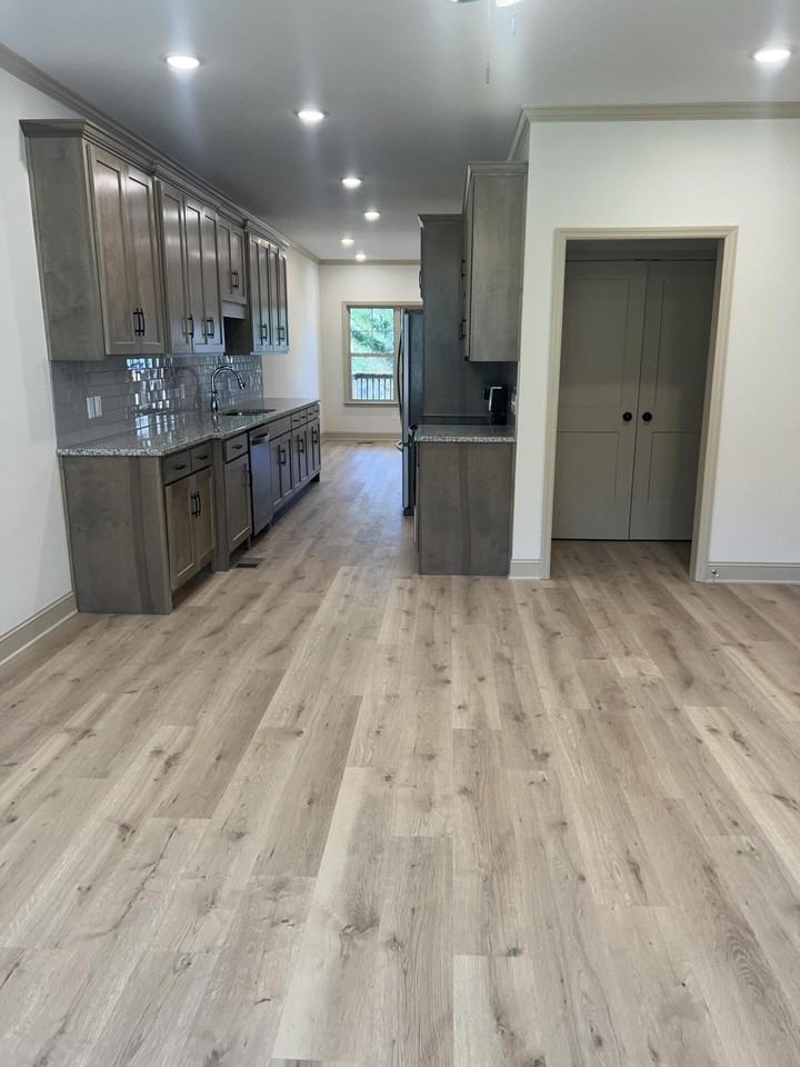 2307 Ashmore Ave - Photo 3 of 16