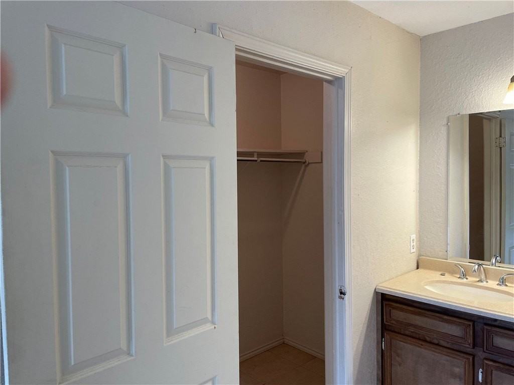 1222 Harbor Lights Dr - Photo 5 of 21