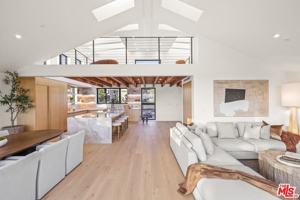 featured image of 2530 Beverley Ave