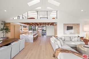 2530 Beverley Ave - Photo 1 of 1