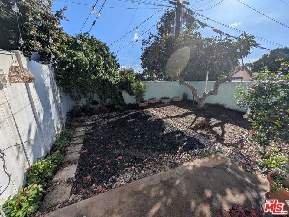 2330 Ashland Ave Unit B #B - Photo 4 of 8