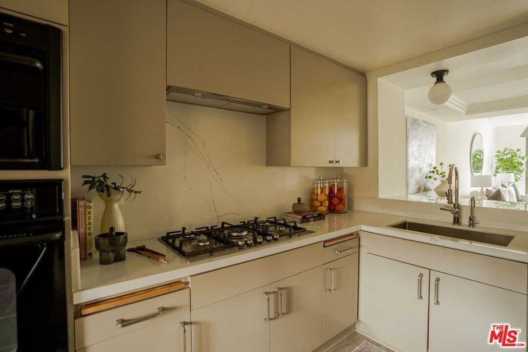 11847 Gorham Ave Apt 302 #302 - Photo 7 of 28