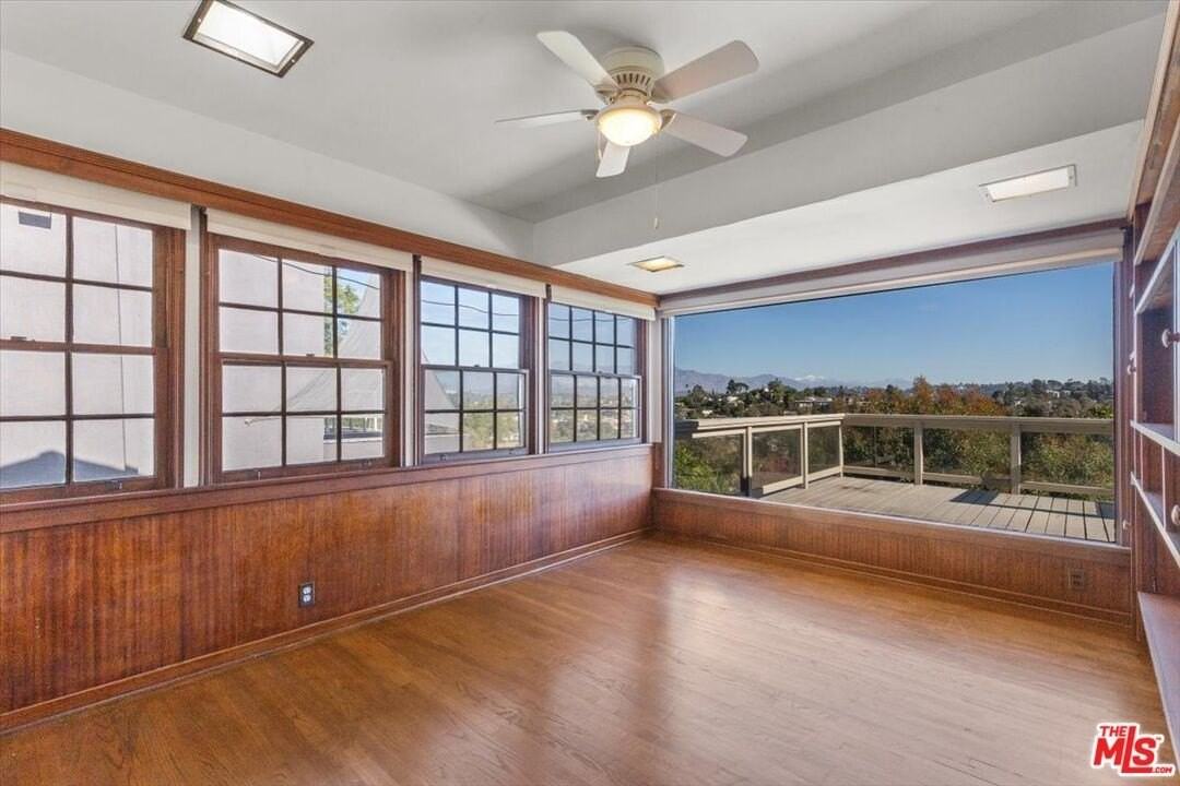 2258 Moreno Dr - Photo 7 of 40