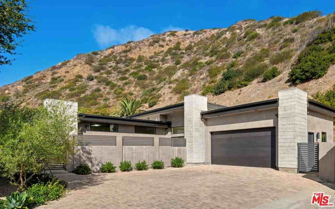 5958 Paseo Canyon Dr - Photo 4 of 39