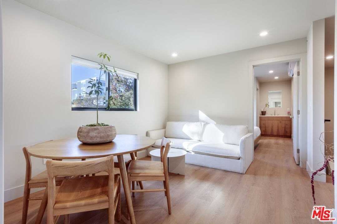 859 N Mansfield Ave Unit 6902-A #6902A - Photo 2 of 18