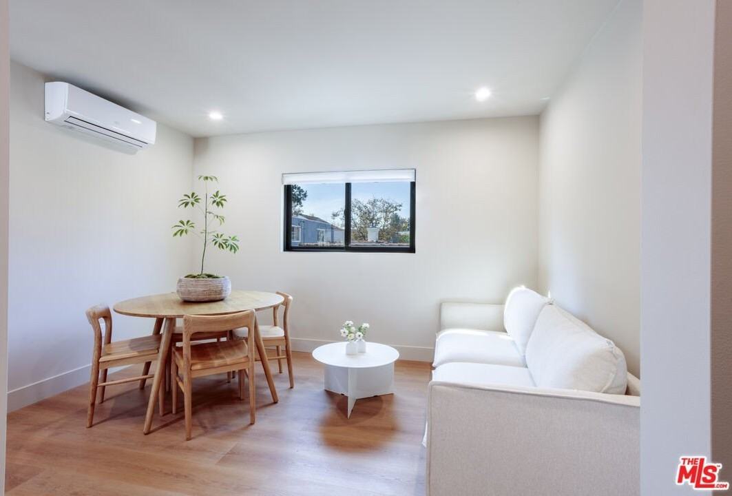 859 N Mansfield Ave Unit 6902-A #6902A - Photo 3 of 18