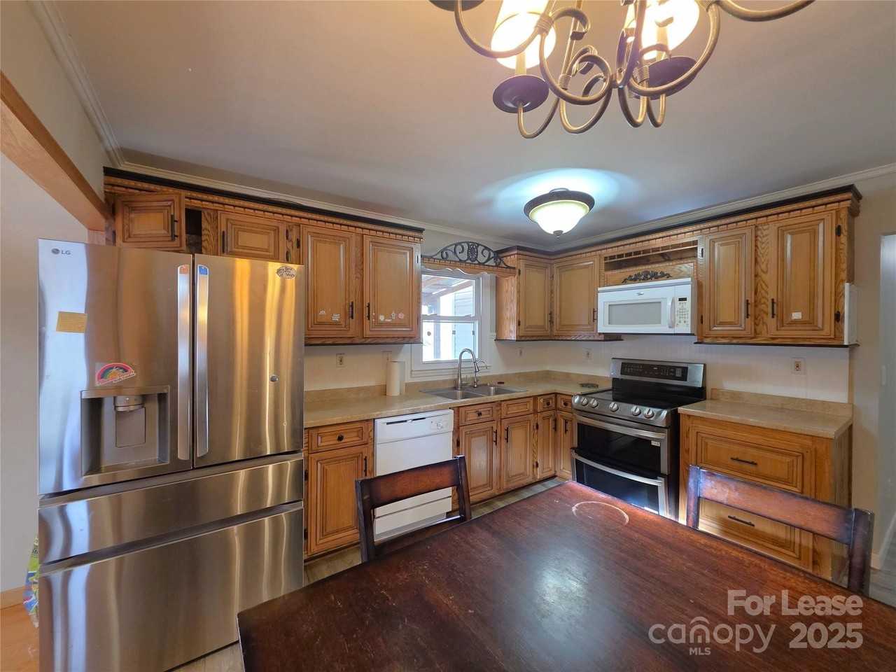 256 Georgewoods Dr - Photo 4 of 25