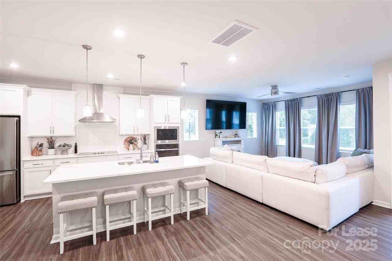 526 Myrick Aly Unit 7 #7 - Photo 2 of 40