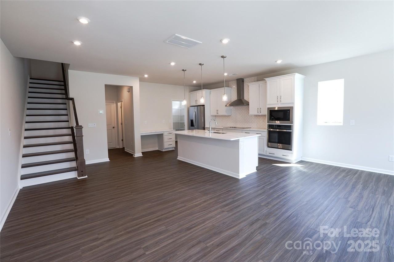 526 Myrick Aly Unit 7 #7 - Photo 4 of 40