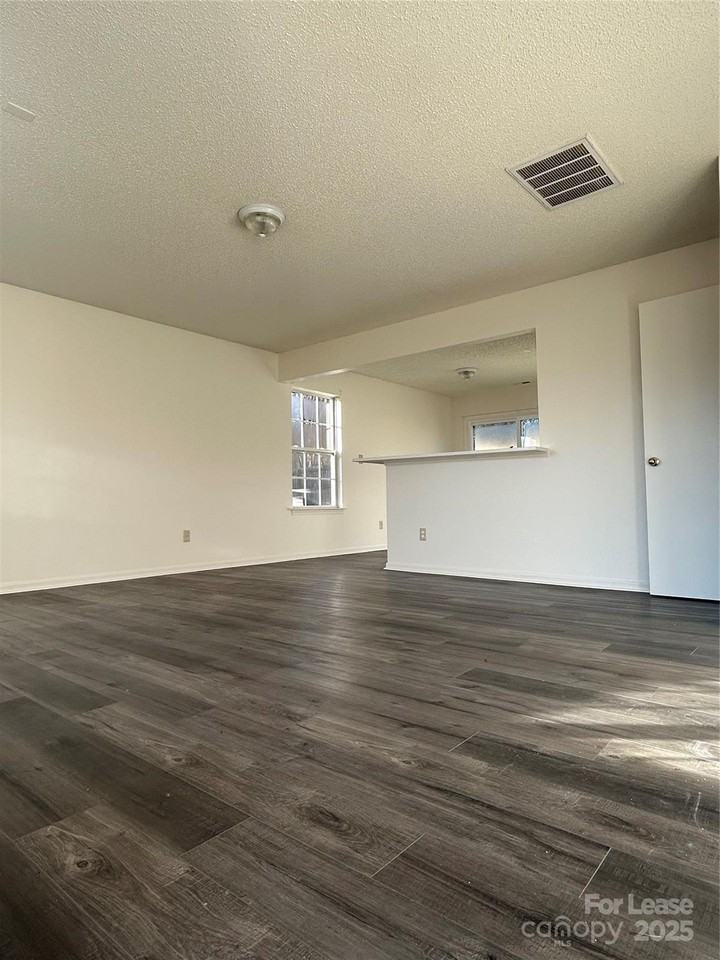 2893 Signal Ct Sw - Photo 7 of 24