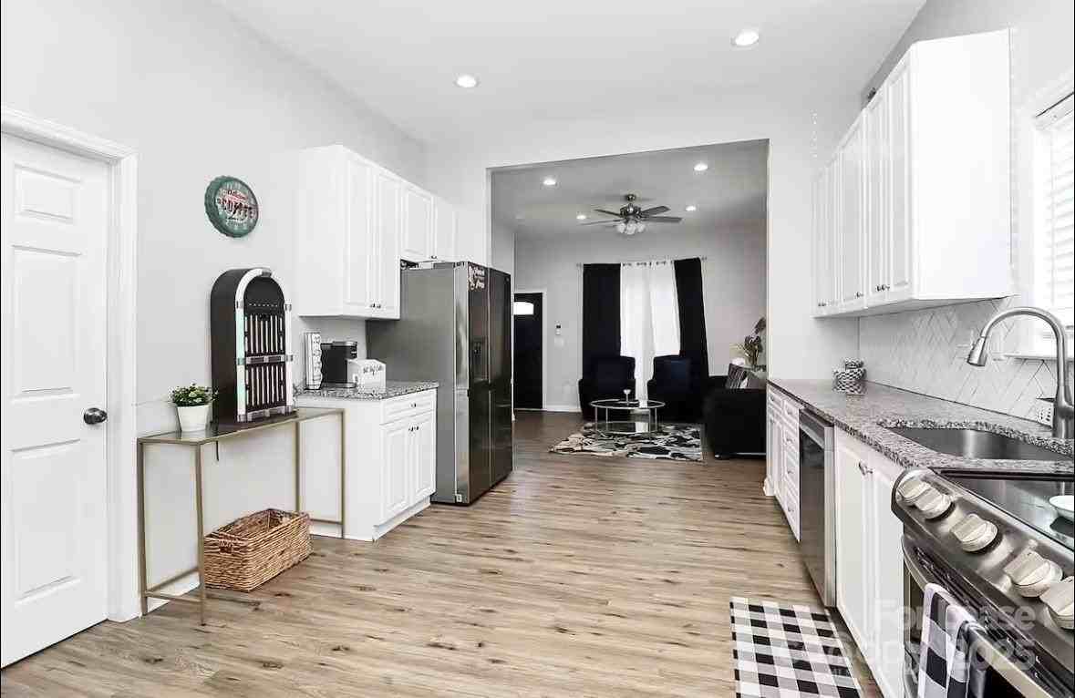 1806 Vinton St - Photo 6 of 12