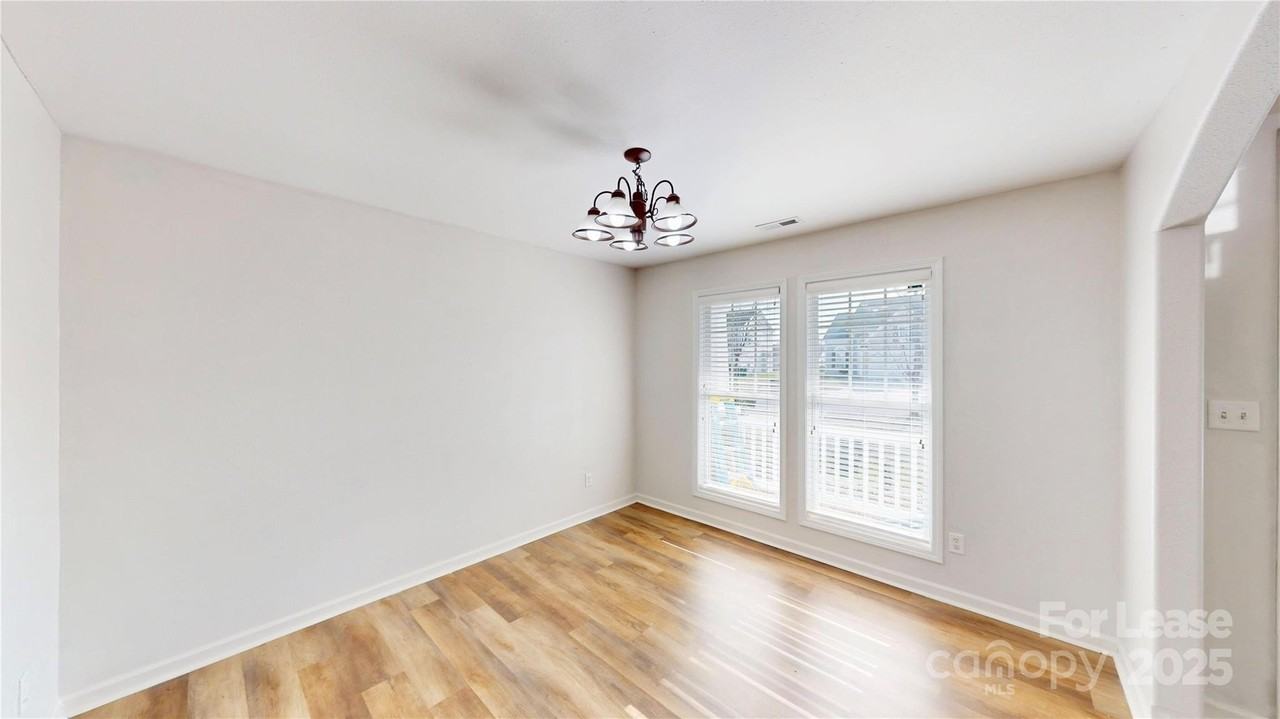 12911 Walking Stick Dr - Photo 3 of 30