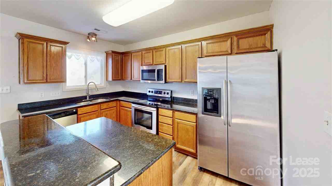 12911 Walking Stick Dr - Photo 5 of 30