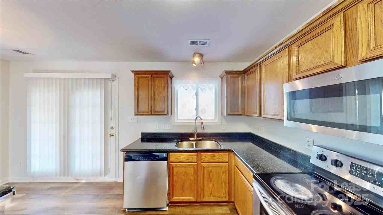 12911 Walking Stick Dr - Photo 7 of 30