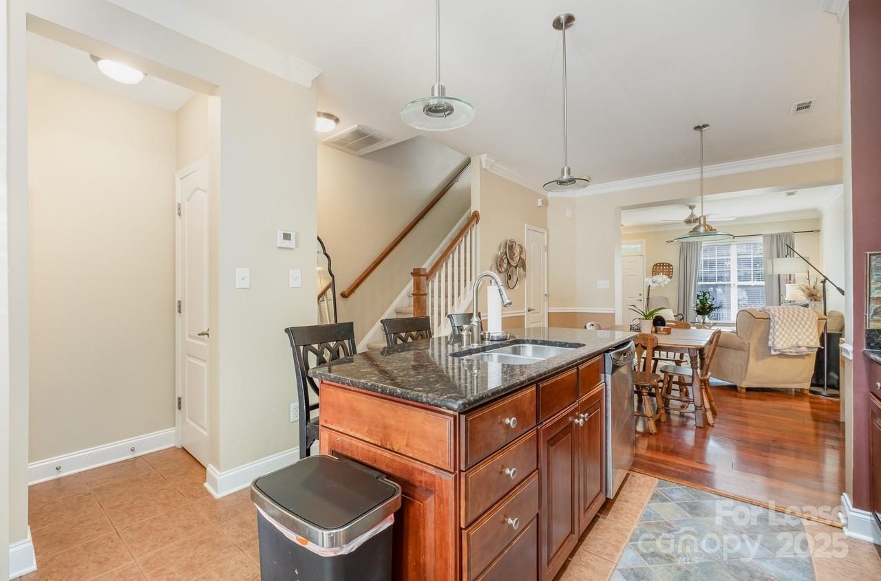 309 Hurston Cir - Photo 7 of 18